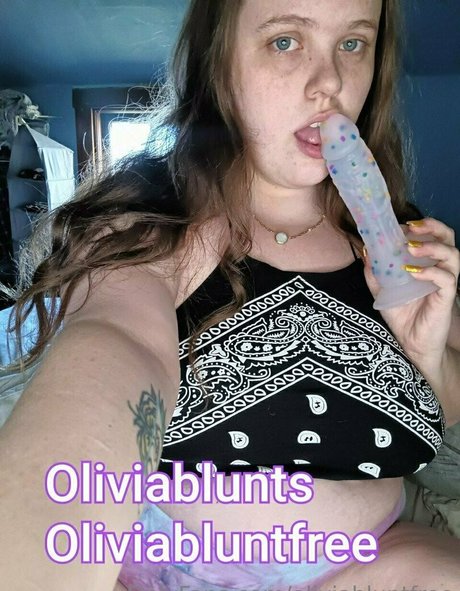 Nahá fotka uniklých OnlyFans od Oliviabluntfree