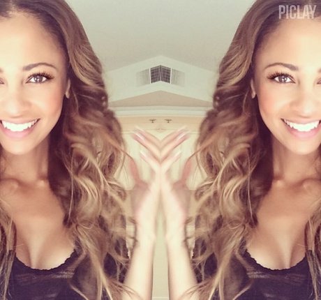Naken lekkede OnlyFans-bilde av Vanessa Morgan