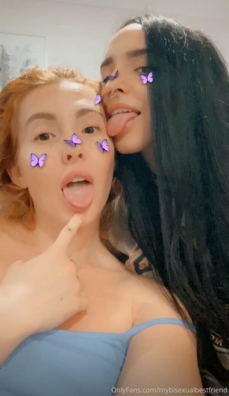 Yourlesbianfantasyy