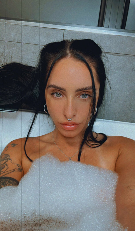 Yourlesbianfantasyy