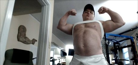 Flexbigmuscle