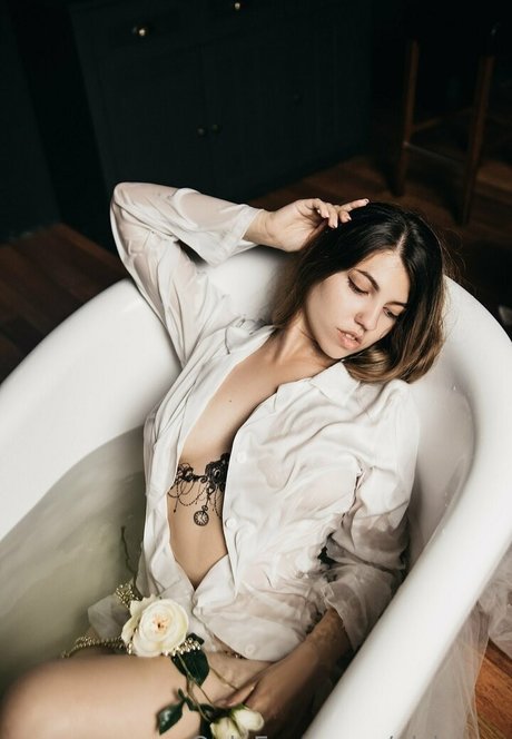 Alloona OnlyFans