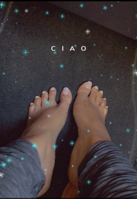 Naken läckt OnlyFans-bild av Nubian Goddess Toes