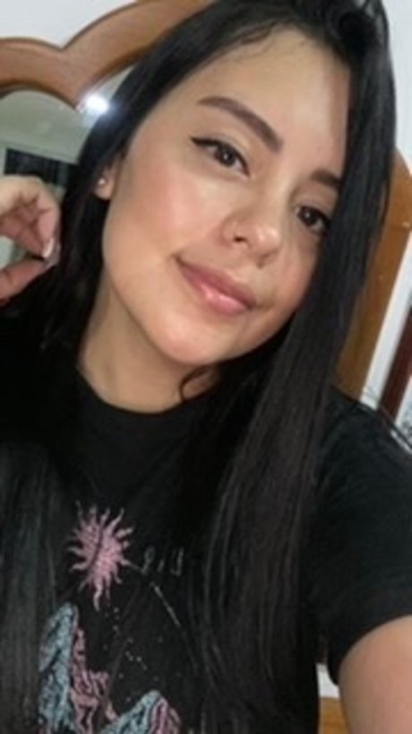 Naken lekkede OnlyFans-bilde av Alina