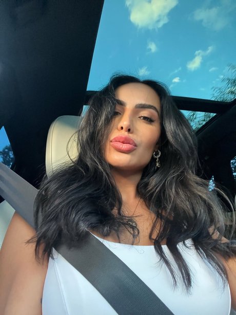 Naken läckt OnlyFans-bild av Aline Mineiro