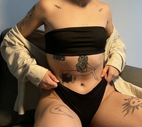 Nahá fotka uniklých OnlyFans od Noemie