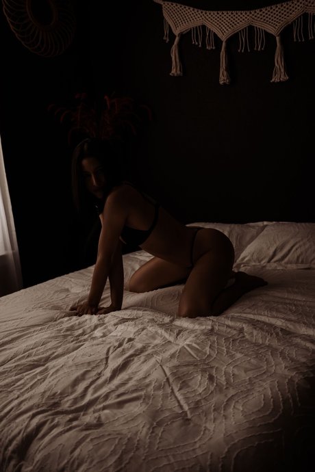 Naken läckt OnlyFans-bild av Gigi