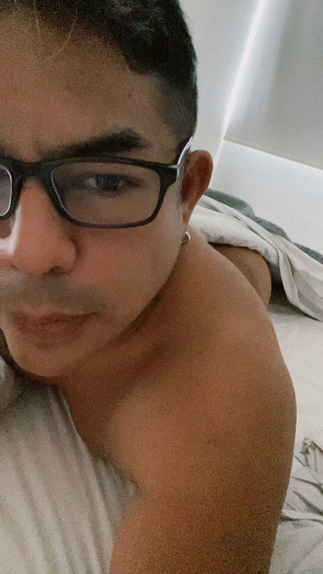 Nahá fotka uniklých OnlyFans od Adriano0001