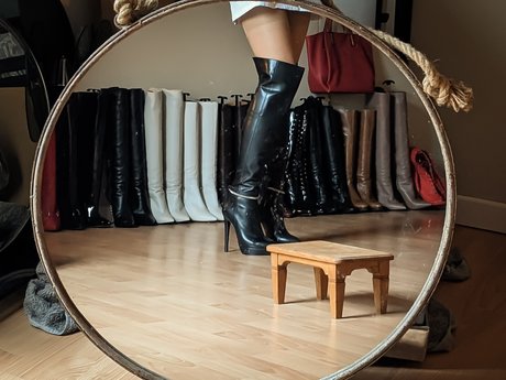 Naken lekkede OnlyFans-bilde av Mistress Blanche