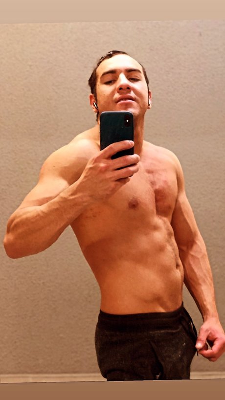 Naken läckt OnlyFans-bild av Osnando Nunes