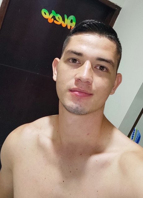 Nahá fotka uniklých OnlyFans od Alejandro Gmez