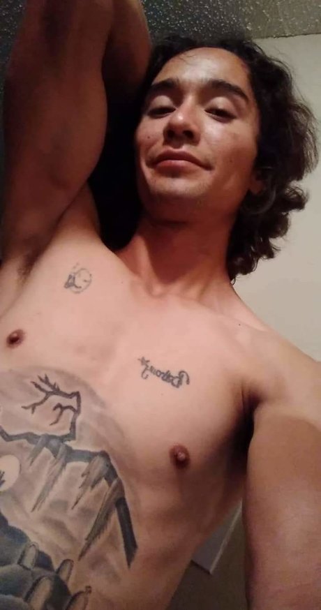 Naken läckt OnlyFans-bild av Over Time
