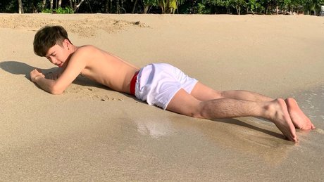 Naken lekkede OnlyFans-bilde av Oliverohm