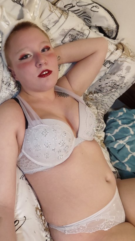 Nahá fotka uniklých OnlyFans od Alexxx