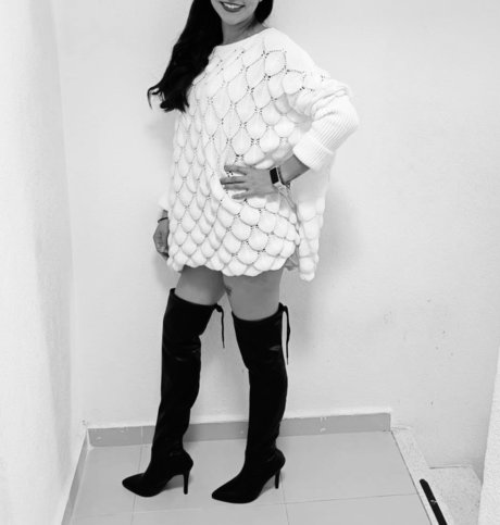 Обнаженная фотография утечки OnlyFans от Alita Cor