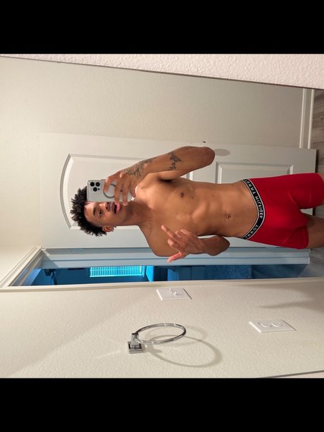 Photo nue de fuite OnlyFans de Apex Tay