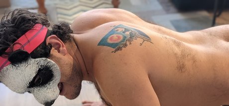 Обнаженная фотография утечки OnlyFans от Sweaty Sexy Panda