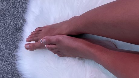Naken lekkede OnlyFans-bilde av Bonnie Rouge