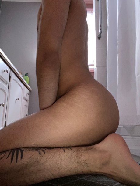 Naken lekkede OnlyFans-bilde av Eddie