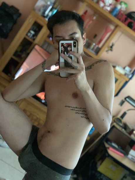 Naken lekkede OnlyFans-bilde av Omar