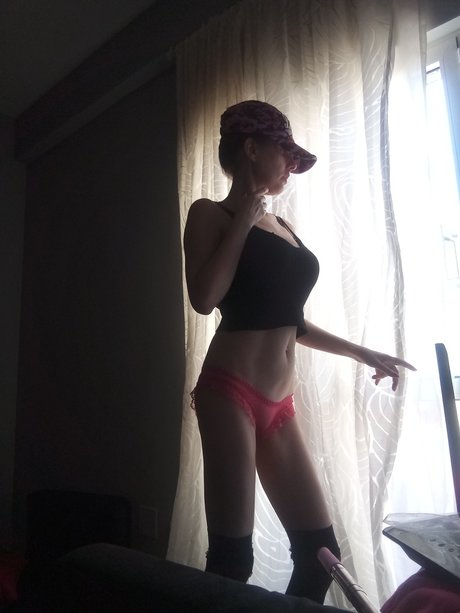 Naken lekkede OnlyFans-bilde av Abril Sant