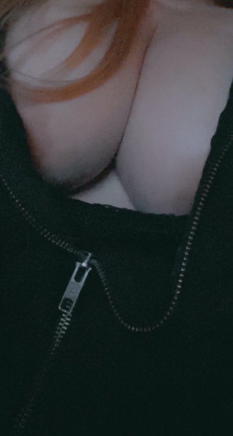Naken lekkede OnlyFans-bilde av Abby Nicole