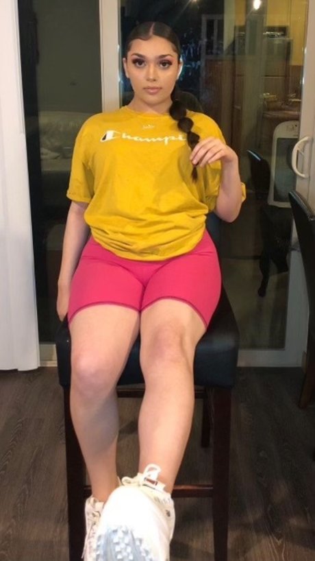 Naken läckt OnlyFans-bild av Abby Luvvloaf
