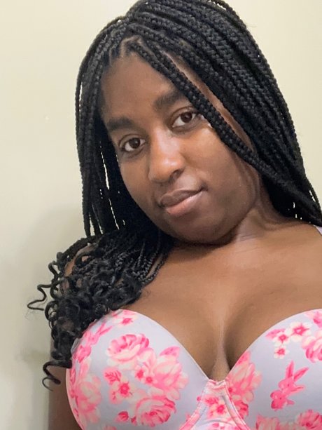 Naken lekkede OnlyFans-bilde av Olivia Lily Fox