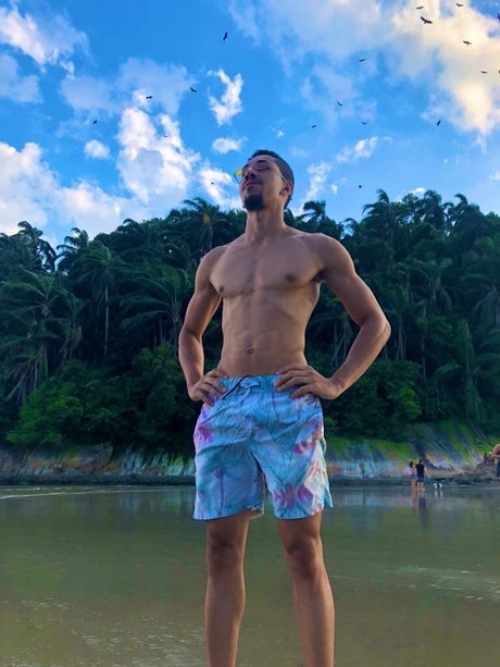 Naken lekkede OnlyFans-bilde av Oliver F