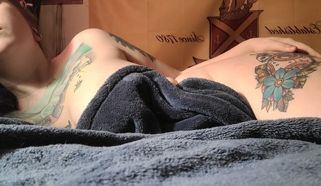 Naken lekkede OnlyFans-bilde av Olivia