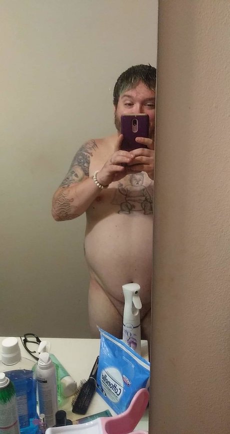 Naken lekkede OnlyFans-bilde av Thad