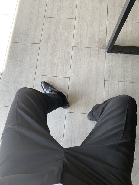 Foto di nudo di fuga di OnlyFans di Suit9999
