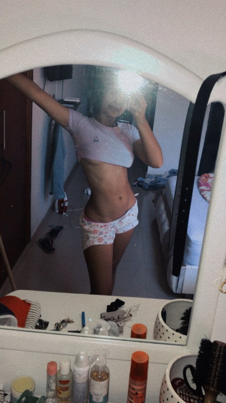 Naken lekkede OnlyFans-bilde av Paoriva10