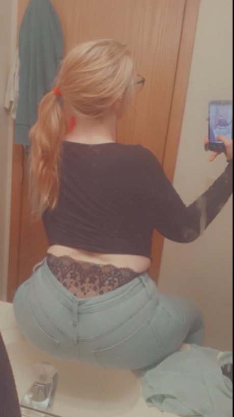 Naken lekkede OnlyFans-bilde av Alexandria