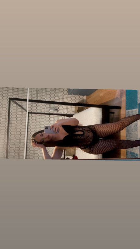 Naken lekkede OnlyFans-bilde av Alba Brunette For Vip