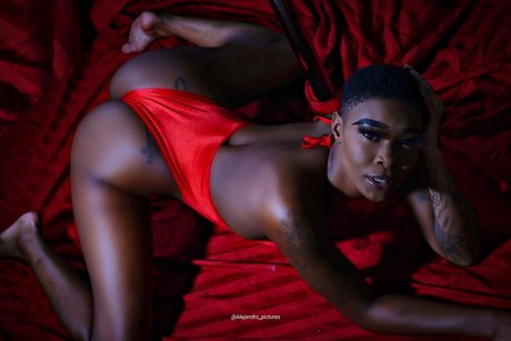 Nahá fotka uniklých OnlyFans od Pretty Daj