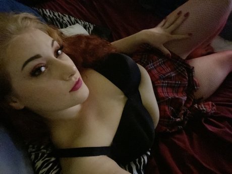 Naken läckt OnlyFans-bild av Bubblegum Pink