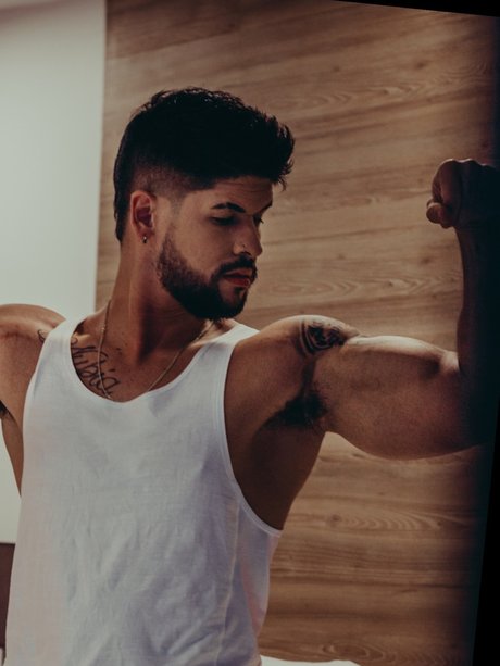 Naken lekkede OnlyFans-bilde av Petes Evans