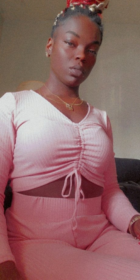 Naken lekkede OnlyFans-bilde av Chocolatebabee69