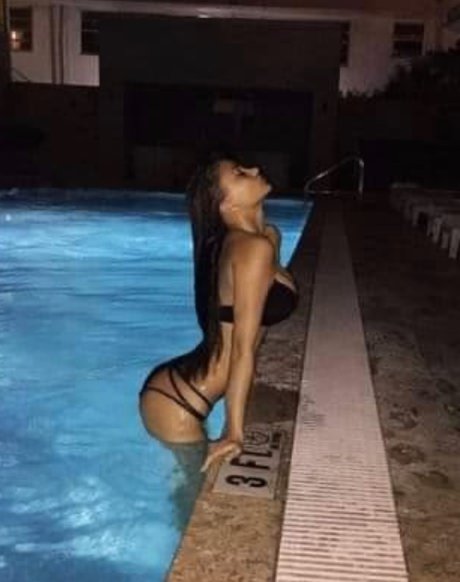 Naken läckt OnlyFans-bild av Pinkymamii