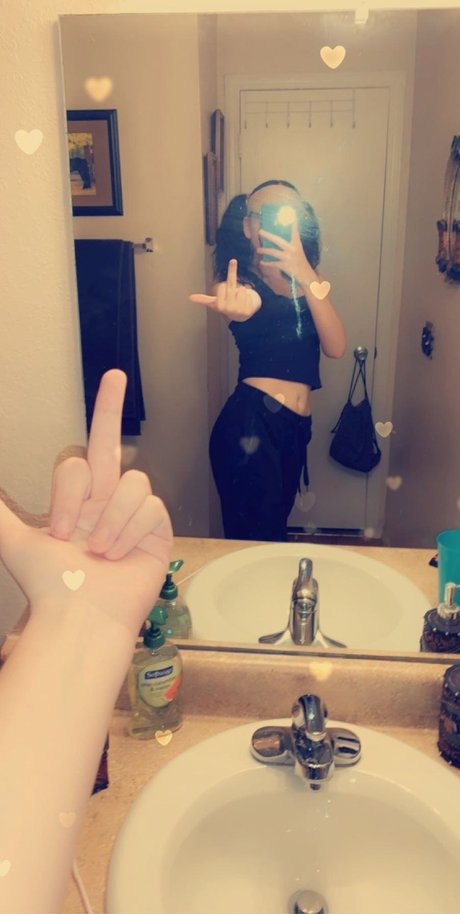 Naken läckt OnlyFans-bild av Daddys Girl