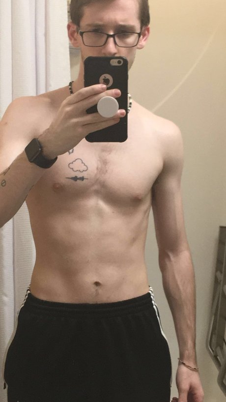 Naken lekkede OnlyFans-bilde av Chris Taylor