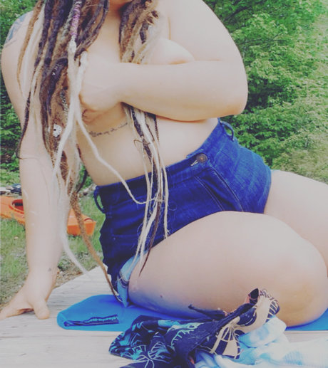 Naken läckt OnlyFans-bild av Kitty