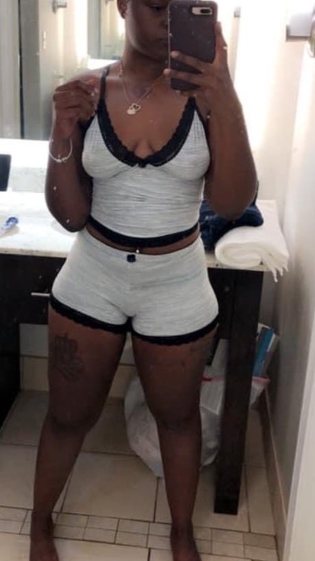 Naken lekkede OnlyFans-bilde av Cherishkayy