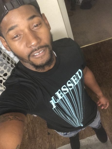 Naken lekkede OnlyFans-bilde av Popeye Jefferson