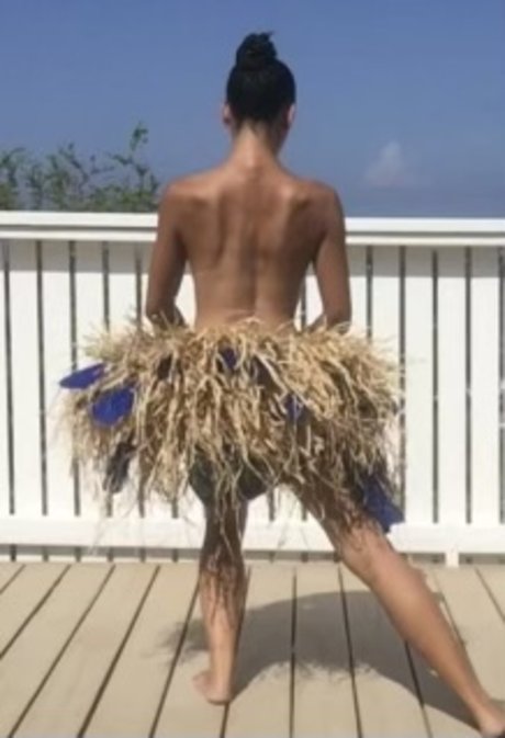 Naken läckt OnlyFans-bild av Prettyredhibiscus
