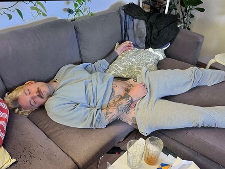 Naken lekkede OnlyFans-bilde av Pokemelucy