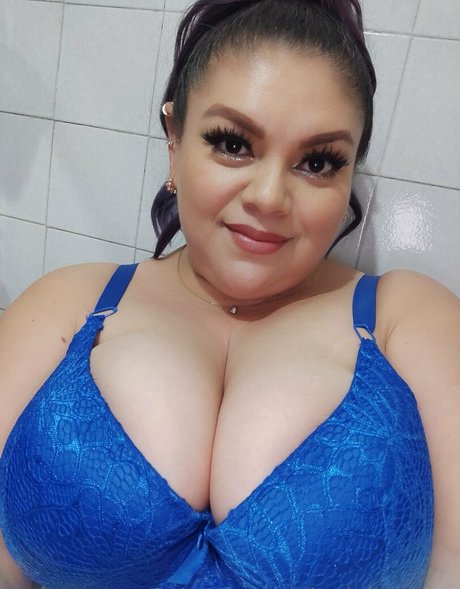 Hotjuicycurvy