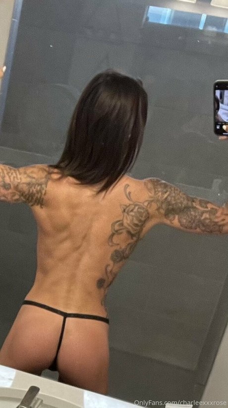 Nahá fotka uniklých OnlyFans od Charleexxxrose