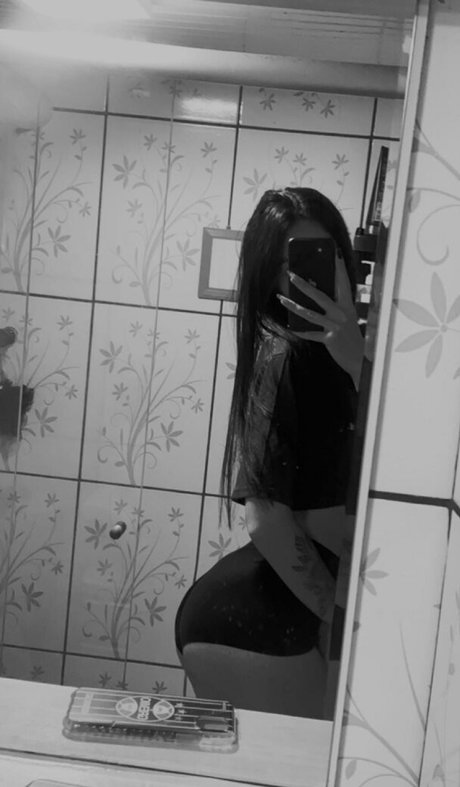 Foto di nudo di fuga di OnlyFans di Oliveiiranatt